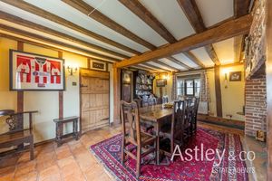 dining- click for photo gallery